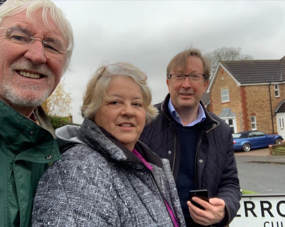 BromsTories's tweet photo. Residents backing @sajidjavid on doorsteps across Catshill, Rock Hill, Barnt Green, Hagley and Sidemoor today. Messages to #GetBrexitDone and, on a local level, "I'm voting for Sajid. I know him. And he's helped me." https://t.co/6fhxSrpRLz