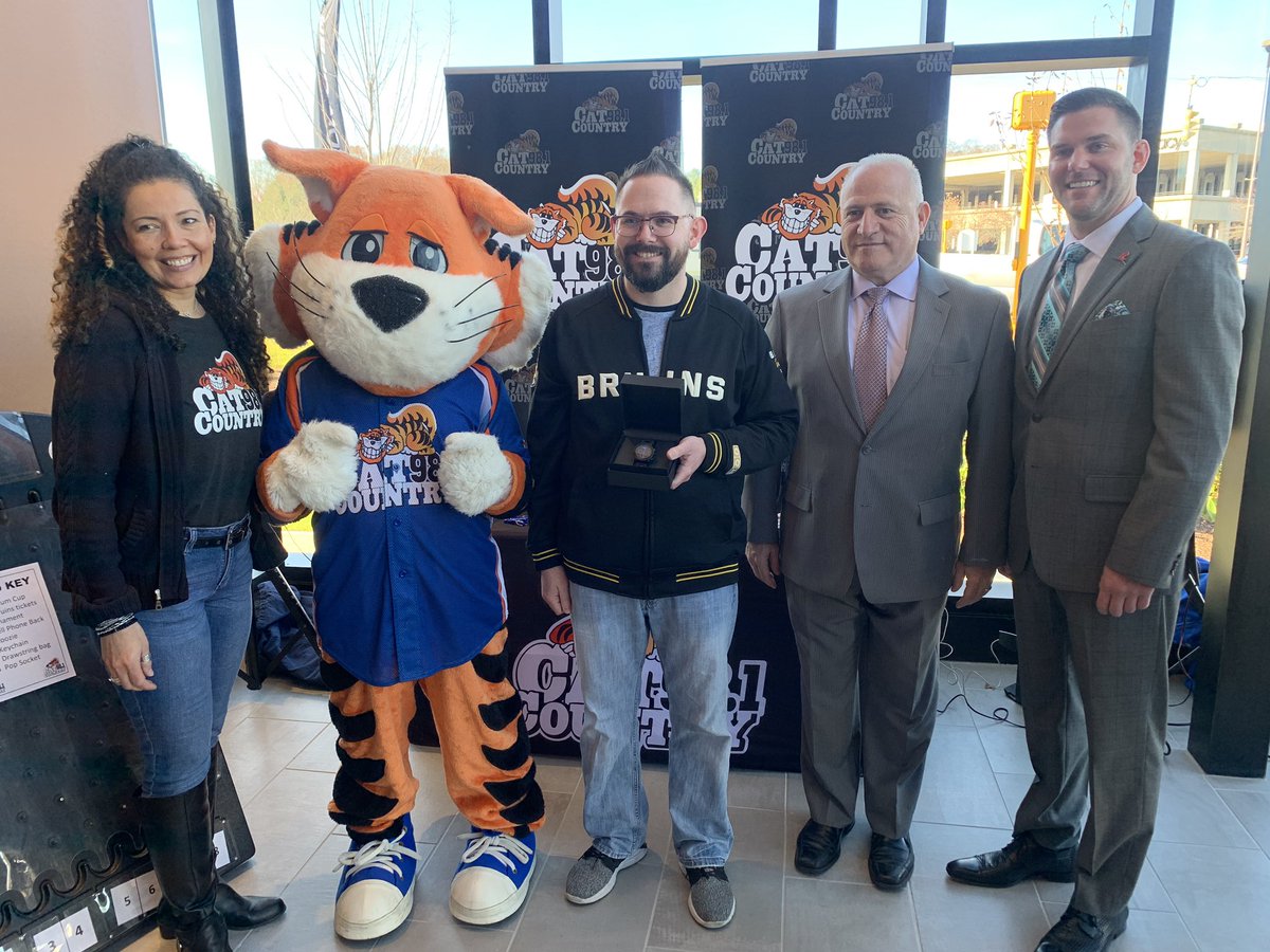 CatCountry981's tweet photo. @JakeTheCat981 @TChernicki Congrats Tom! #JakeAtJared winner! https://t.co/nKbb8DiwIw