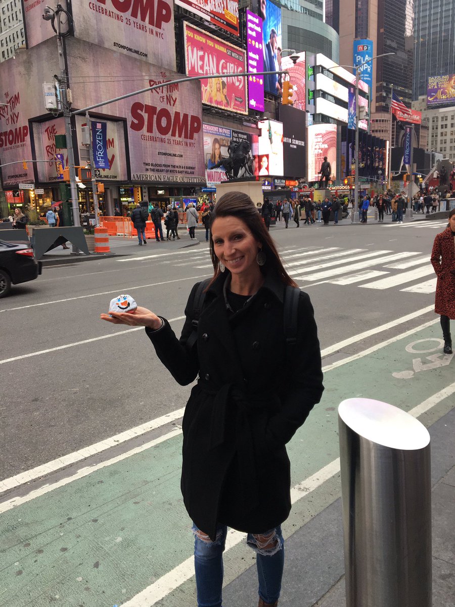 Mrs_Layhue's tweet photo. Today Trinity West spreads kindness all the way to Times Square in New York City!! Rachel’s Rocks are made specially by our students to spread kindness by sharing our message to those all around us!  #trinitywestrocks @west_elem @TRINITY_MLUCAS https://t.co/2IMUiJkKb5