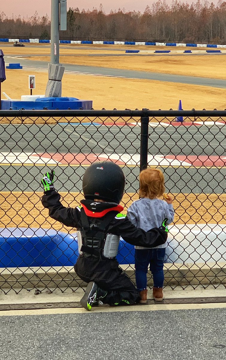 ClaireBLang's tweet photo. Hahaha oh oh!!!! RT @DeLanaHarvick: First off weekend and I somehow end up at a track.... ๐คฆ๐ผโโ๏ธ But watching ๐ฆ๐ผ๐ถ๐ผ makes it much better. โค๏ธ #PiperG #BigbroKee #stillprayingforgolf #thinkim๐ฉ https://t.co/OqsCDSRMik