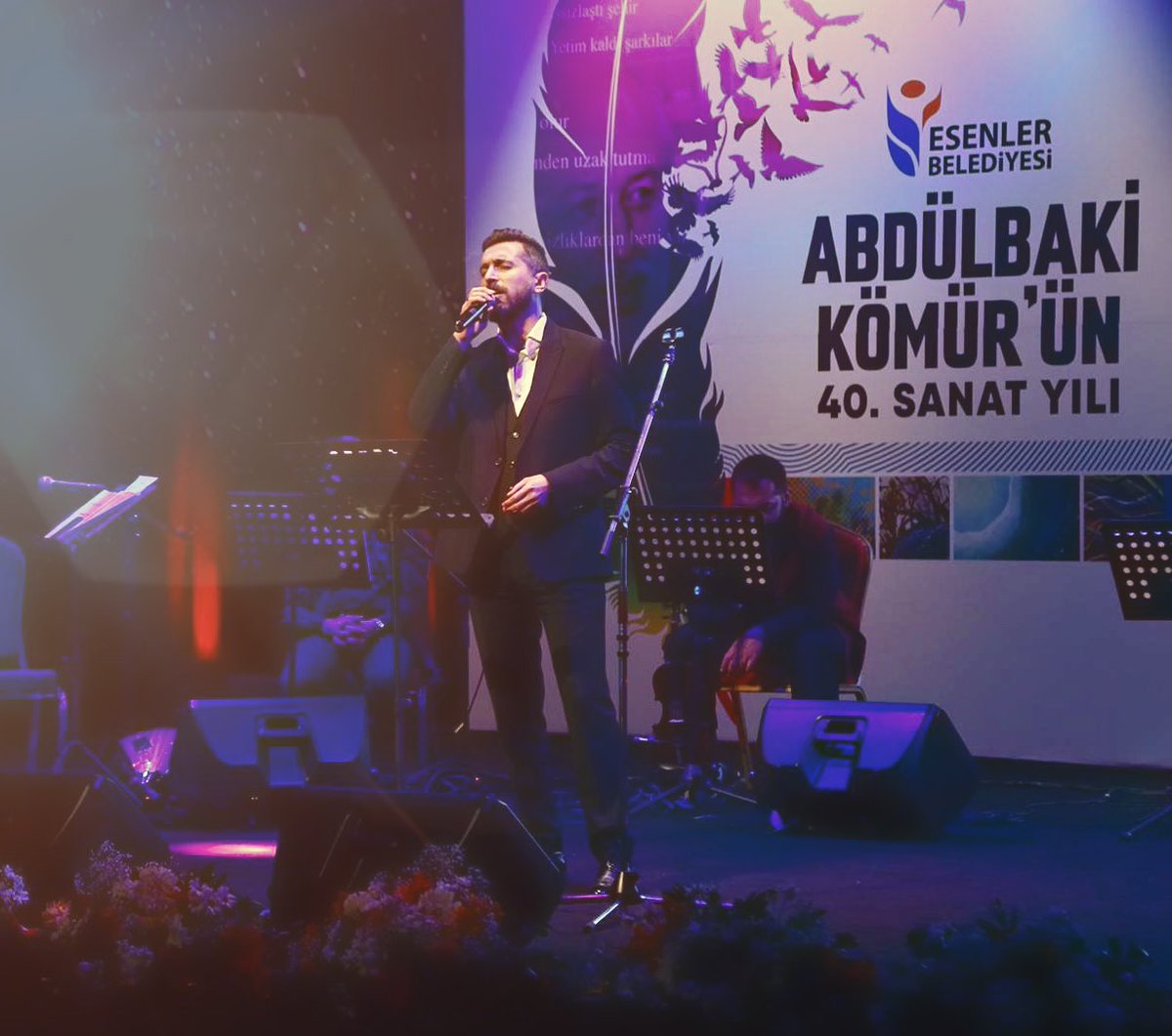 umutmurare's tweet photo. Güzel bir geceden geriye kalan güzellikler.
Nice yıllara #AbdulbakiKömür ağabey.
Teşekkürler tüm ezgisever dostlar... https://t.co/ZjJ4RAuiNC