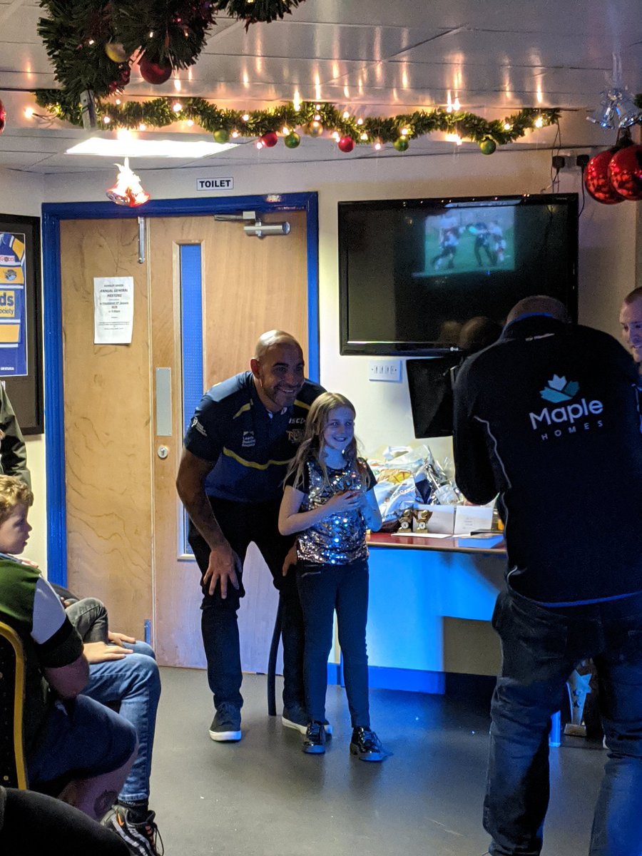 James baker (@jimboblozbaker) on Twitter photo Massive thanks to <a href="/chevwalker/">chev walker</a> for giving up his spare time to come & give out trophies at his old club for u8s tonight. #Topbloke <a href="/HWJuniors/">Hunslet Warriors ARLFC Juniors</a> <a href="/PamCrosby1/">Pam Crosby</a> 👌 Massive thanks to <a href="/chevwalker/">chev walker</a> for giving up his spare time to come & give out trophies at his old club for u8s tonight. #Topbloke <a href="/HWJuniors/">Hunslet Warriors ARLFC Juniors</a> <a href="/PamCrosby1/">Pam Crosby</a> 👌