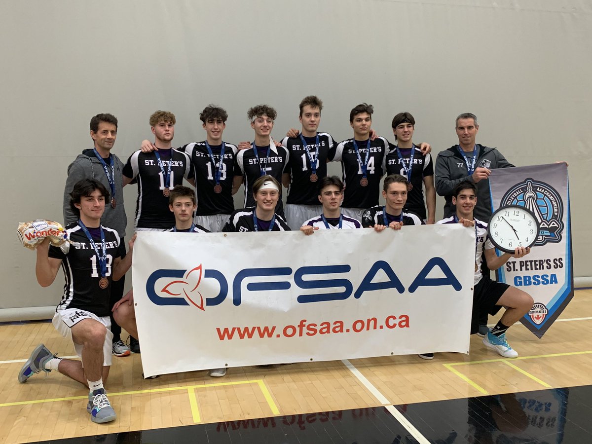 SMCDSB_PET's tweet image. Our Panther Senior Boys Volleyball team just made St. Peter’s history winning our first team medal at OFSAA. Congratulations to Coach Bowers and the boys on their bronze. An amazing accomplishment! It was definitely #breadtime ! 🏐