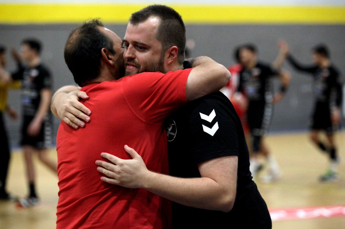 LEYENDAS 🏅 de nuestro Club. LEYENDAS 🏅 de nuestro Balonmano. ¡Gracias! #RedPower