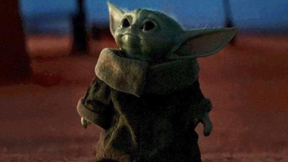 graceolszowka's tweet photo. baby grinch walked so baby yoda could run https://t.co/BR9yEfQzcm