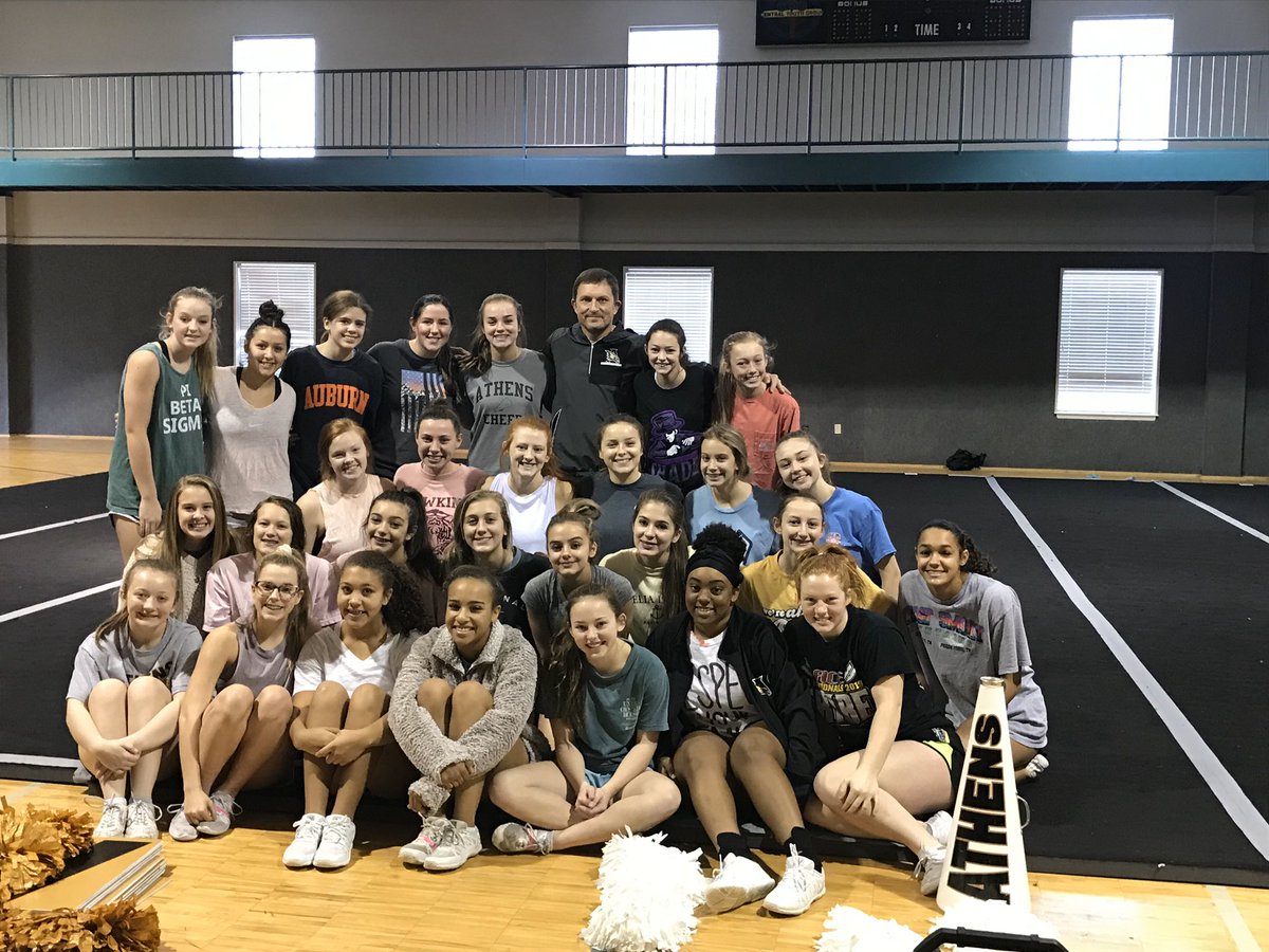 AthensCheer's tweet image. Thank you @coachgross73 for your time and motivational word before our regional competition today! #TPW #oneathens