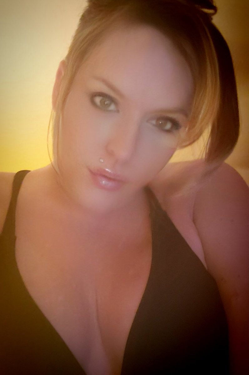 duchess_lauren's tweet photo. #Findom ♦️💎#humiliation #degradation #RT & #BLACKMAIL #FORCEINTOX #FETISHES #BREATHPLAY #FEET #SMOTHERING #ARMPITFETISH #LIMPBODY #ROLEPPLAY #CBT #JOI #EOC #FEET #MOMMYPLAY AND #MUCH #MORE IM ALSO #6FEETtall #SIZE11FEET #amazon6footTall #Goddess No reason not to #spend! #now https://t.co/2rgvksi8z0