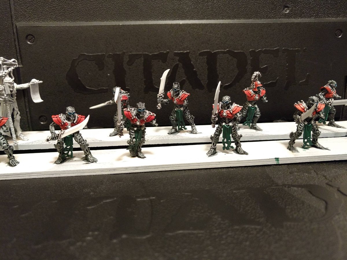 BattleMalletHQ's tweet photo. Reds are Battle Ready, green cloth is blocked and ready for highlights!
-Jerod
#PaintingWarhammer #PaintingAgeOfSigmar #PaintingMiniatures #Warmongers #OssiarchBonereapers #PetrifexElite #CitadelColour #CitadelMiniatures #CitadelContrast #FeastOfBones https://t.co/fuk2OyO81g