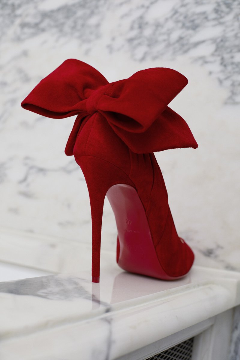 chicandblue's tweet photo. Christian Louboutin, les #escarpins pour les fêtes de fin d’année. #ChristianLouboutin #shoes https://t.co/E4SjmHII0j https://t.co/N7cC2cIAP3