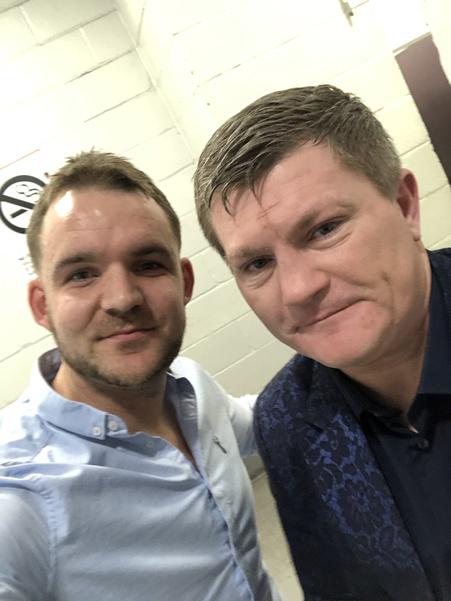 DecHugo's tweet photo. Great night at @rodstewart topped off with bumping into the Hitman @HitmanHatton 👊🏻 https://t.co/mcMWkKxB1W