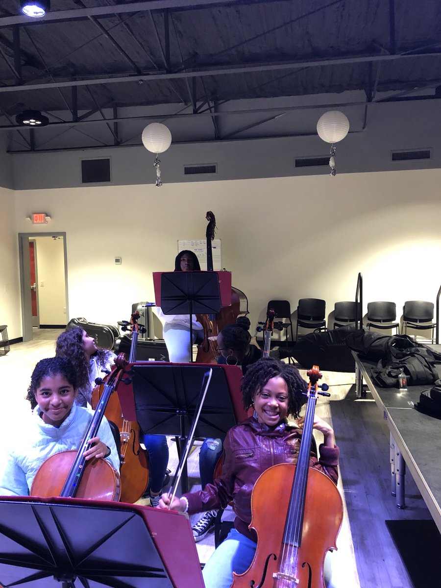 Sergiobatuta's tweet photo. #AtlantaMusicProject
#JrYouthSymphony
#proud to be guest clinician; talented players! @mjjptsa @sara_womack @drizm26 https://t.co/Cuq1O1Bm2w