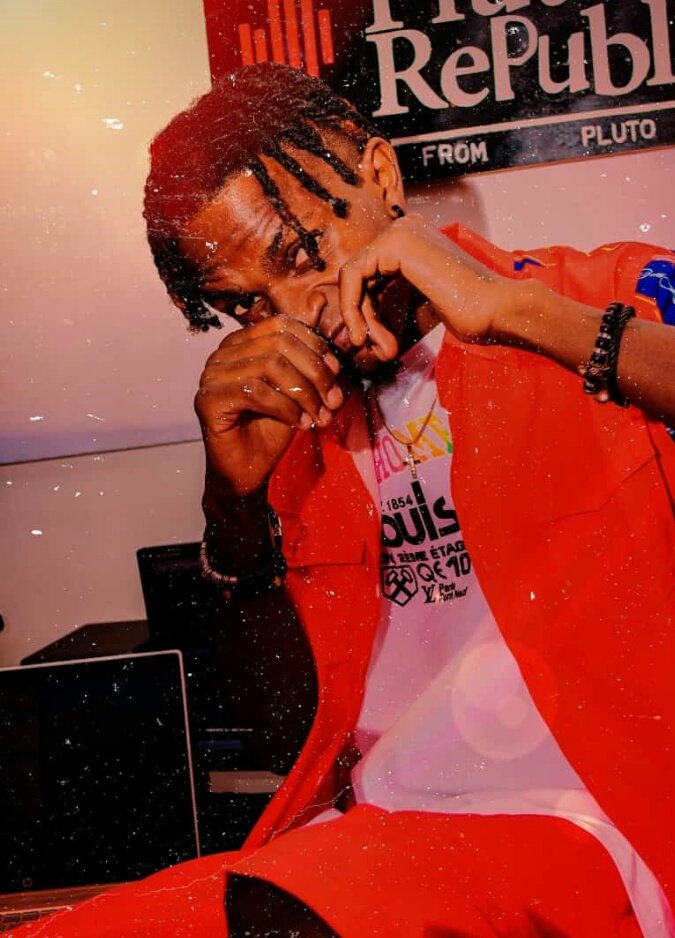 S2KizzyOfficial's tweet photo. RePUBLIKA #SoundsFromPluto ππΆ https://t.co/t7hD9jXqPq
