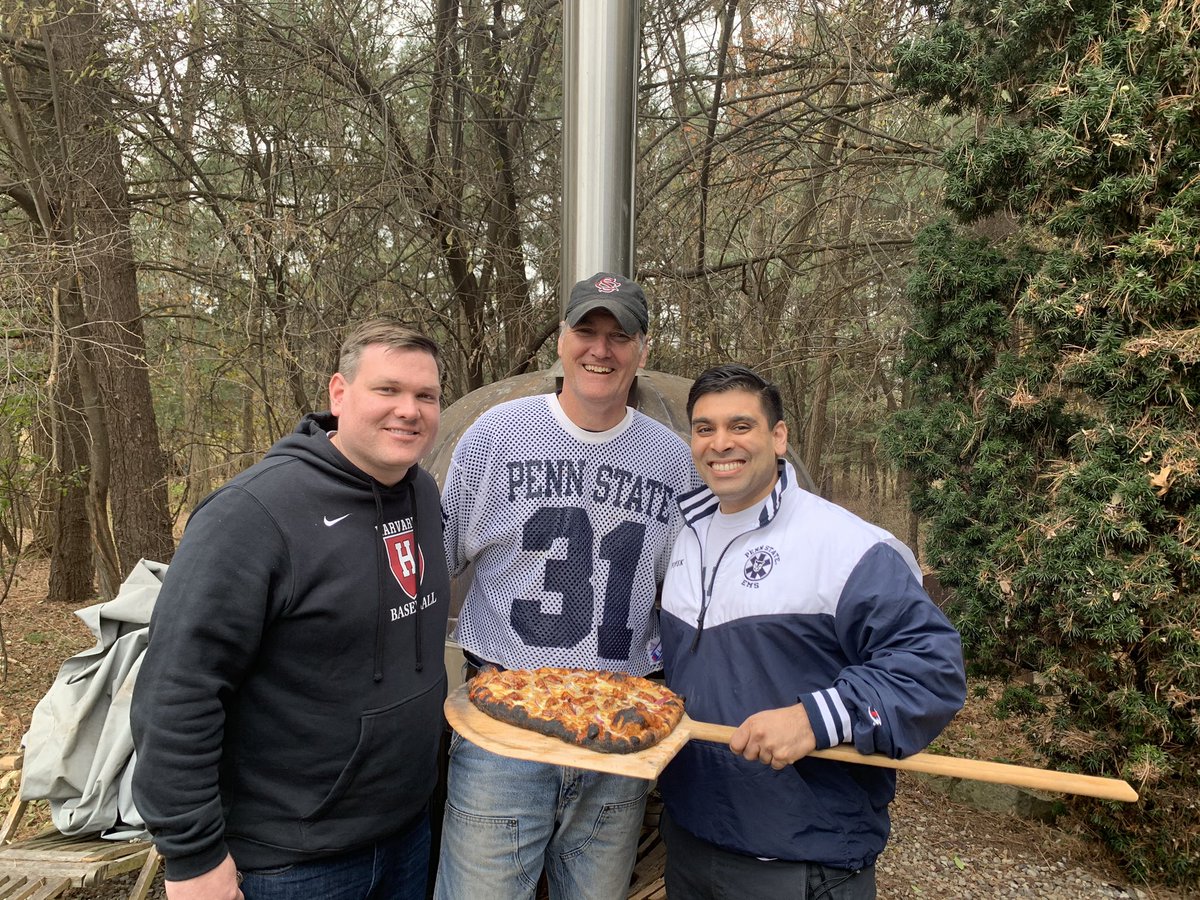 drvbfitoc's tweet photo. Penn state football, pizza , and a pimping good time #osshealth #thebigaristotle https://t.co/mGBSnc7loj