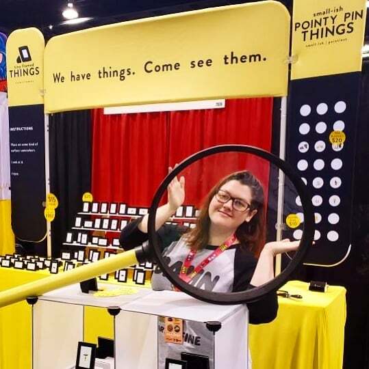 elisawikey's tweet photo. A rare portrait of the artist.
I just wanted to show off my #designercon booth and my giganto magnifying glass.
Come take a photo and get some mini art at booth 2036!
#elisawikey #miniature #tinyart #tinyframedthings https://t.co/tKWQGx2avN https://t.co/SC6U5d0OsK