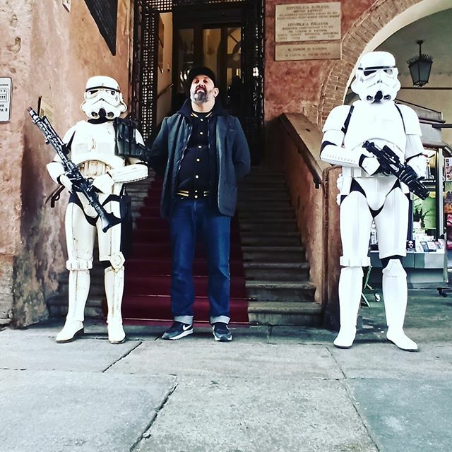 @ravennastrikesback - Star Wars Fan Fest 30 novembre e 1 dicembre

Vi aspettiamo all'Almagia + @magazzenoartgallery per l'Artist Valley curata da <a href="/bonobolabo/">Bonobolabo</a>

Grazie a Empira e <a href="/robyrani/">robyrani</a>

#arteurbana #artoninstagram #art_we_inspire #modernart #artgallery… ift.tt/2rnMnBW