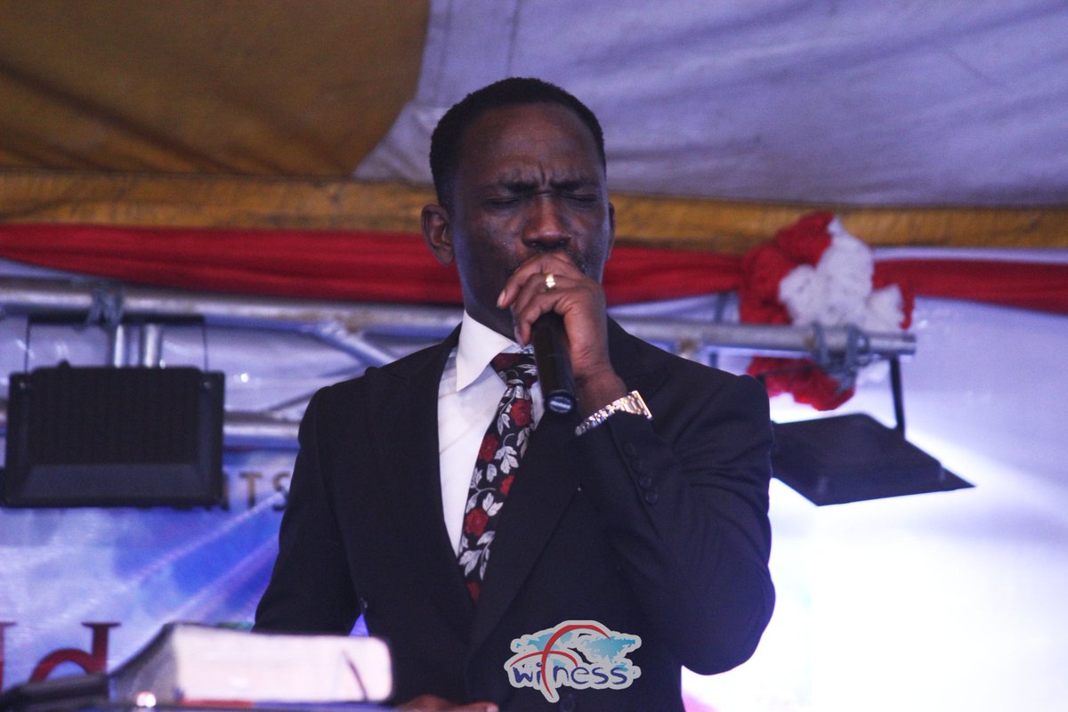 NIFESNational's tweet photo. A man of intense worship.
@DrPaulEnenche as always worships in songs before ministering in words.
#NMC2019
#NMC
#Witness2019
#Nifes https://t.co/7ak40t5vBd
