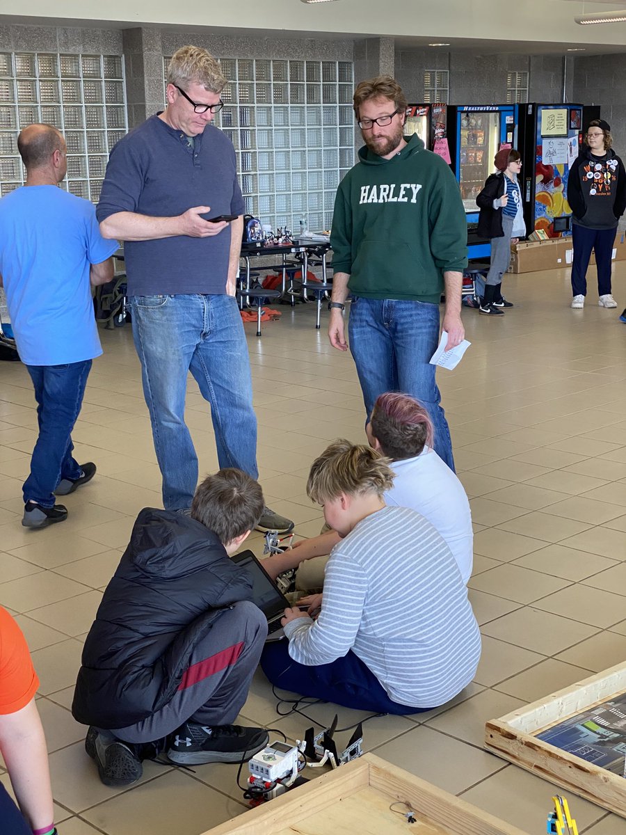 AWinchester_HB's tweet photo. ⁦⁦@HarleySchool⁩ competing at ⁦@firstlegoleague⁩  regional qualifier in Spencerport!  Go Robo-Wolves!!! https://t.co/RO6WKBoMoS