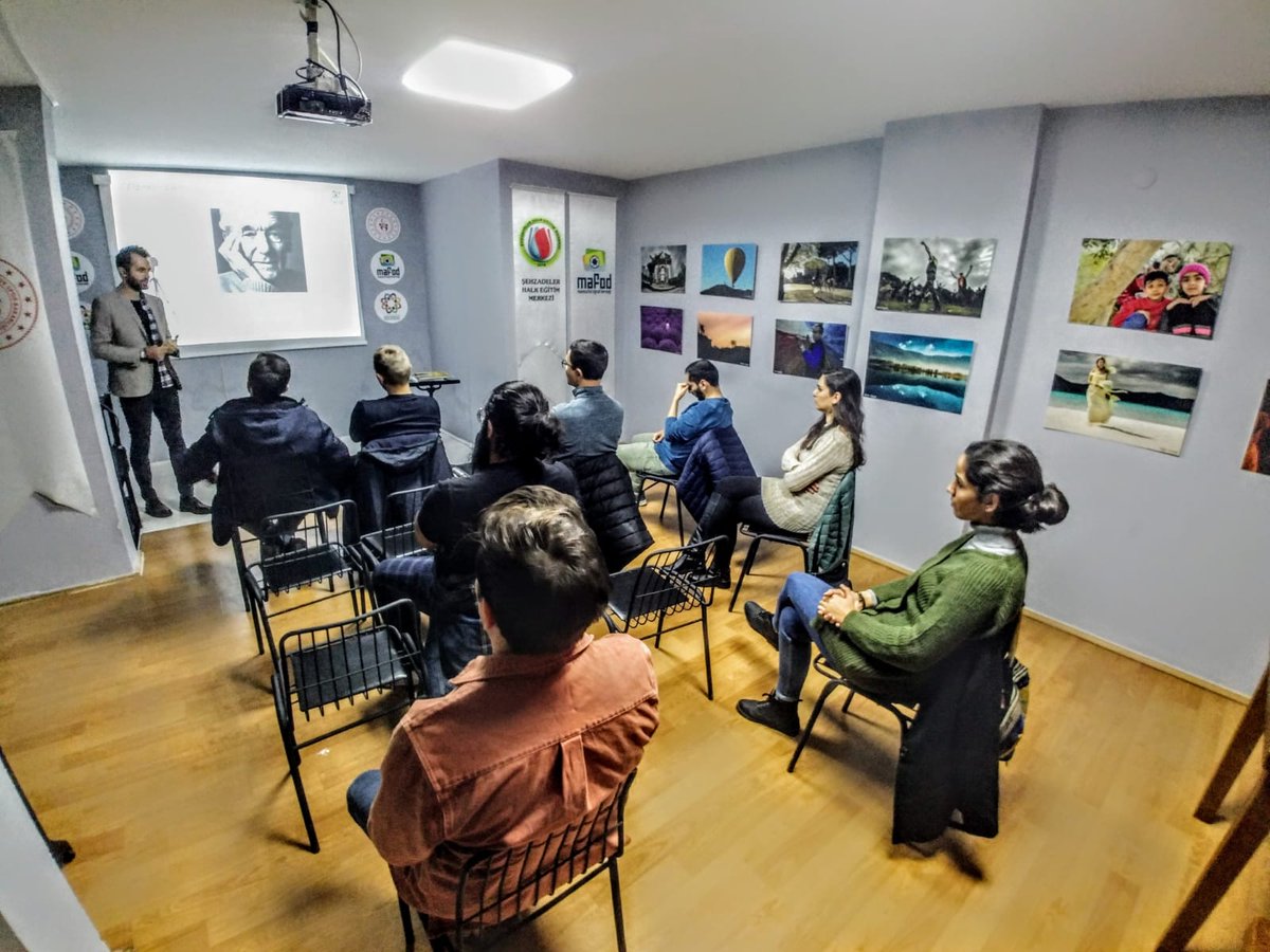 nazmicaykara's tweet photo. Gençlik ve Spor Bakanlığı destekli "Yaşam Işığım Fotoğraf" projesi FOTOĞRAF KAFE' de; Şehzadeler H.E.M.Temel Fotoğraf Kursu III.dönem 7.Haftada "Netleme"dersimizi işledik.
@drmehmetkasapoglu
@ozturkyunus45
#gsbgencliksporbak
#gençlikprojeleridestekprogramı
#mafod https://t.co/4GHFBvGjSZ