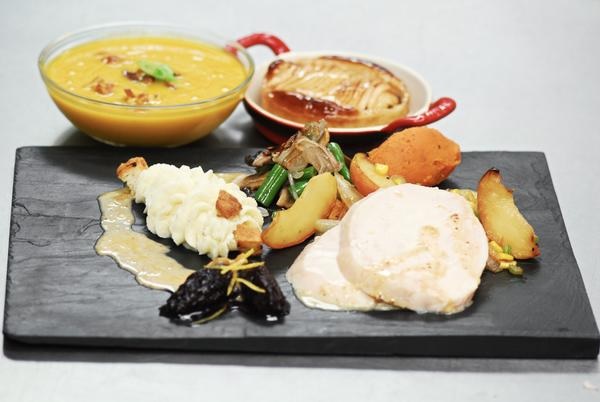 clickchefstogo's tweet photo. Classic Thanksgiving Feast! From Green Bean Casserole to Cranberry Apple Pie!
Still plenty of time to place your order!

https://t.co/vddwJwyqCf https://t.co/B3ReA9qwf7