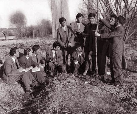 Tüm Öğretmenlerimizin öğretmenler günü kutlu olsun.... Her zaman oldugundan cok daha fazla ihtiyacımız var sizlere #BaşÖğretmenMustafaKemal