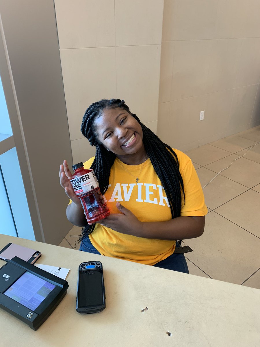 A_M_Y_R_E's tweet photo. How do you Power Through? #iworkforcokeCA #PoweradeZero https://t.co/k7VLKJ6tt3