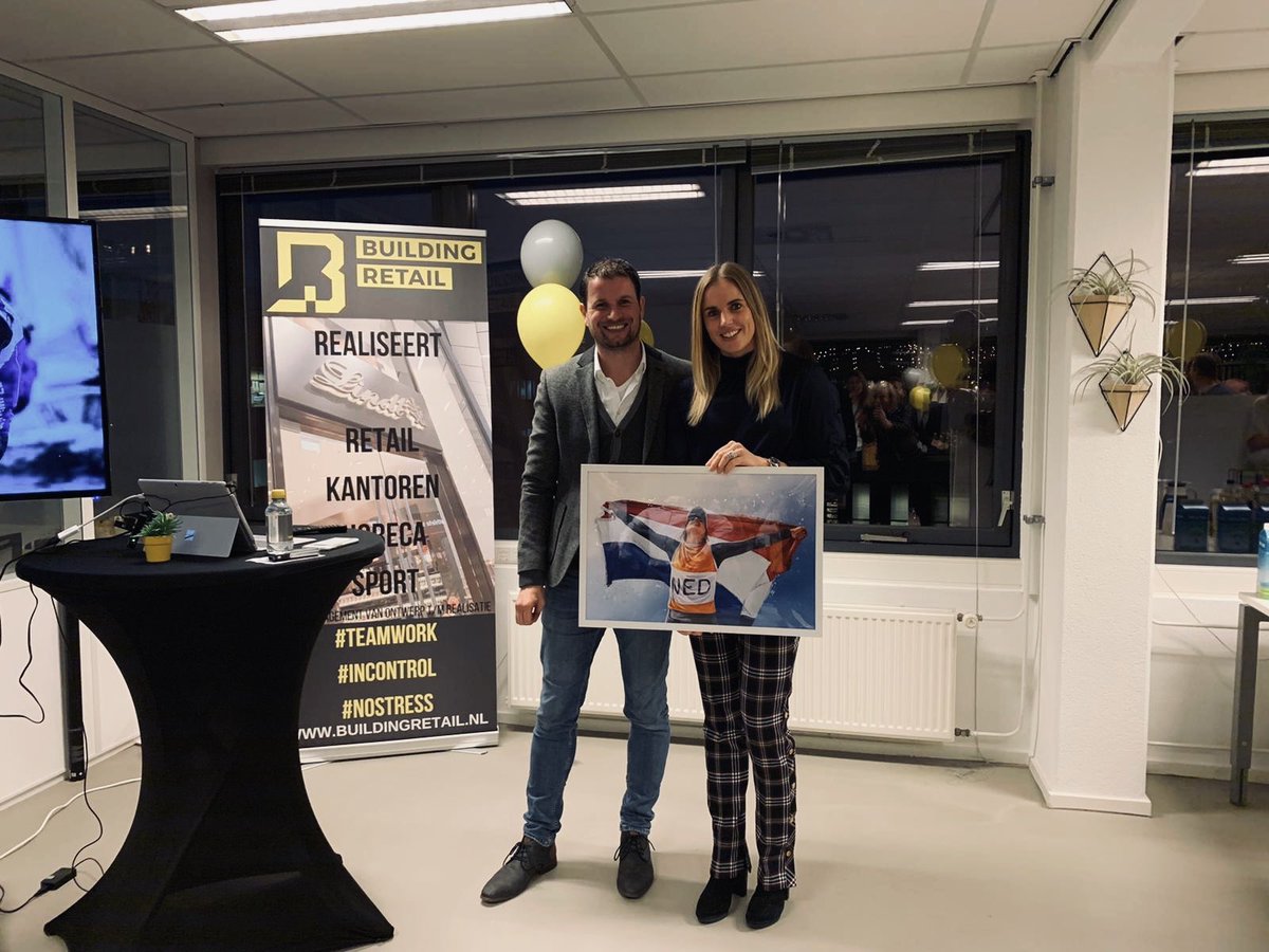 Tijdens ons End of the Year event gister gaf <a href="/Marit_B/">Marit Bouwmeester</a> een bijzondere presentatie. Inspirerend en motiverend, wat zijn wij trots op onze samenwerking.

Haar gouden Rio 2016 moment in de vorm van een schilderij was een toepasselijk cadeau. #TeamMaritbuil