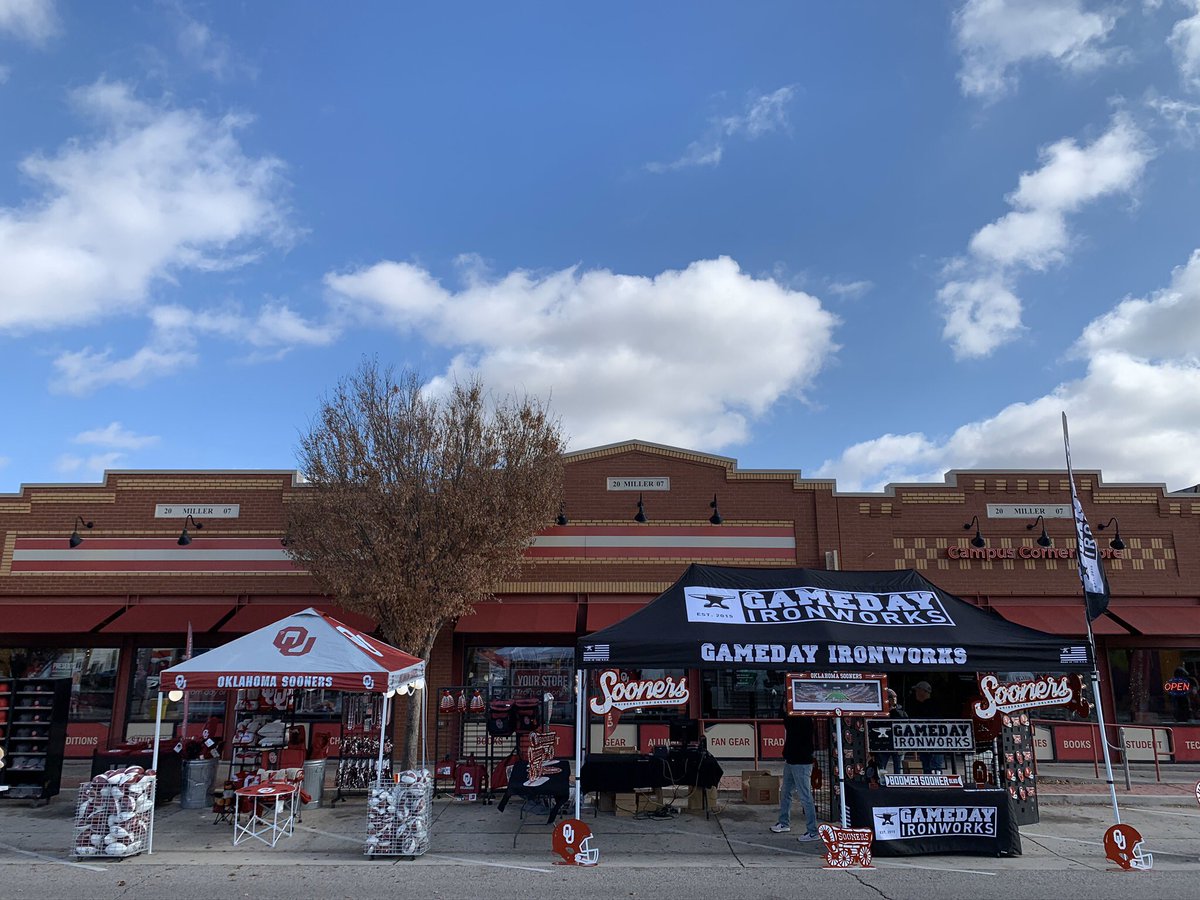OU_Bookstore's tweet photo. Happy Gameday! Our final home game of the season is here which makes it a great time to stop by and visit our friends @gamedayironwork for a chance to win a Schooner! See store for details. #BoomerSooner 🏈🏆🏈🏆🏈🏆🏈 https://t.co/g0Y2BFjzbD