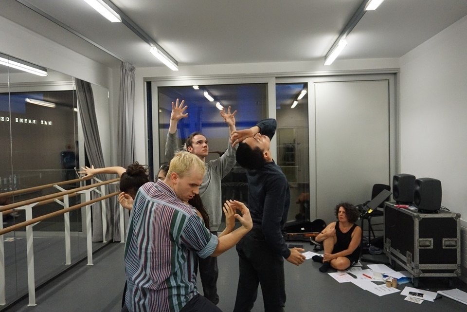 WS pro class at @ThePlaceLondon is next week! And we're so excited! Have you booked your place yet?! bit.ly/33Puj1W 📷 Mary Price-O'Connor at The Playground <a href="/Rambertdance/">Rambert</a> September 2019 Plastique Animee of Shostakovitch String quartet Movement by Adél Bálint
