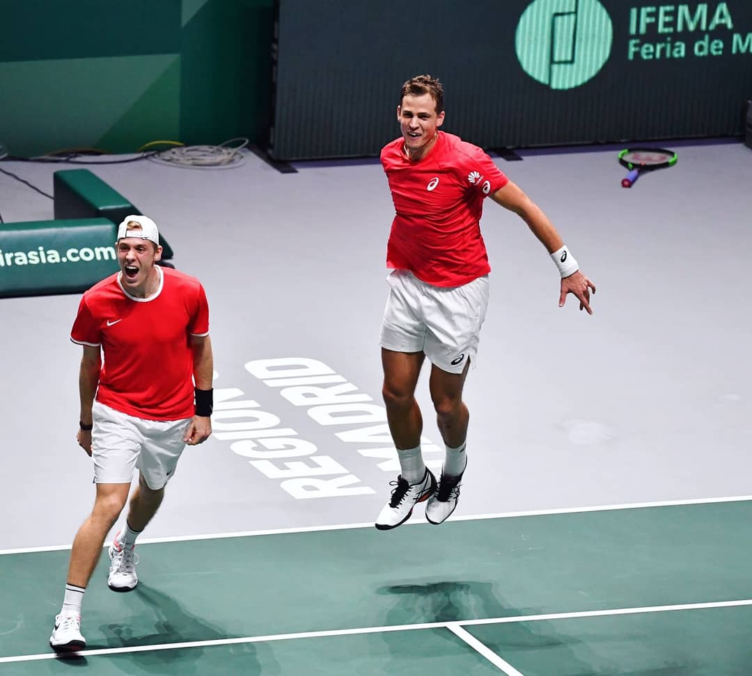 VasekPospisil's tweet photo. This. Is. Unreal. 🇨🇦 #finals https://t.co/EfRnVWQvT9