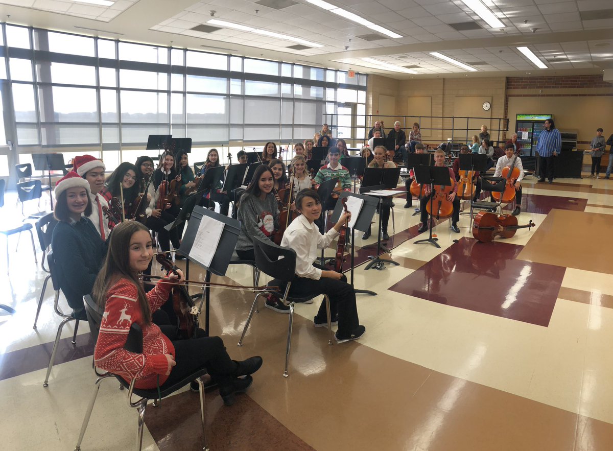 Had a great time with the Marlowe Chamber Orchestra on this Saturday morning performing at the Marlowe Holiday Craft Fair! #marlowemusic #orchestra #chambermusic #marlowemustangs #d158