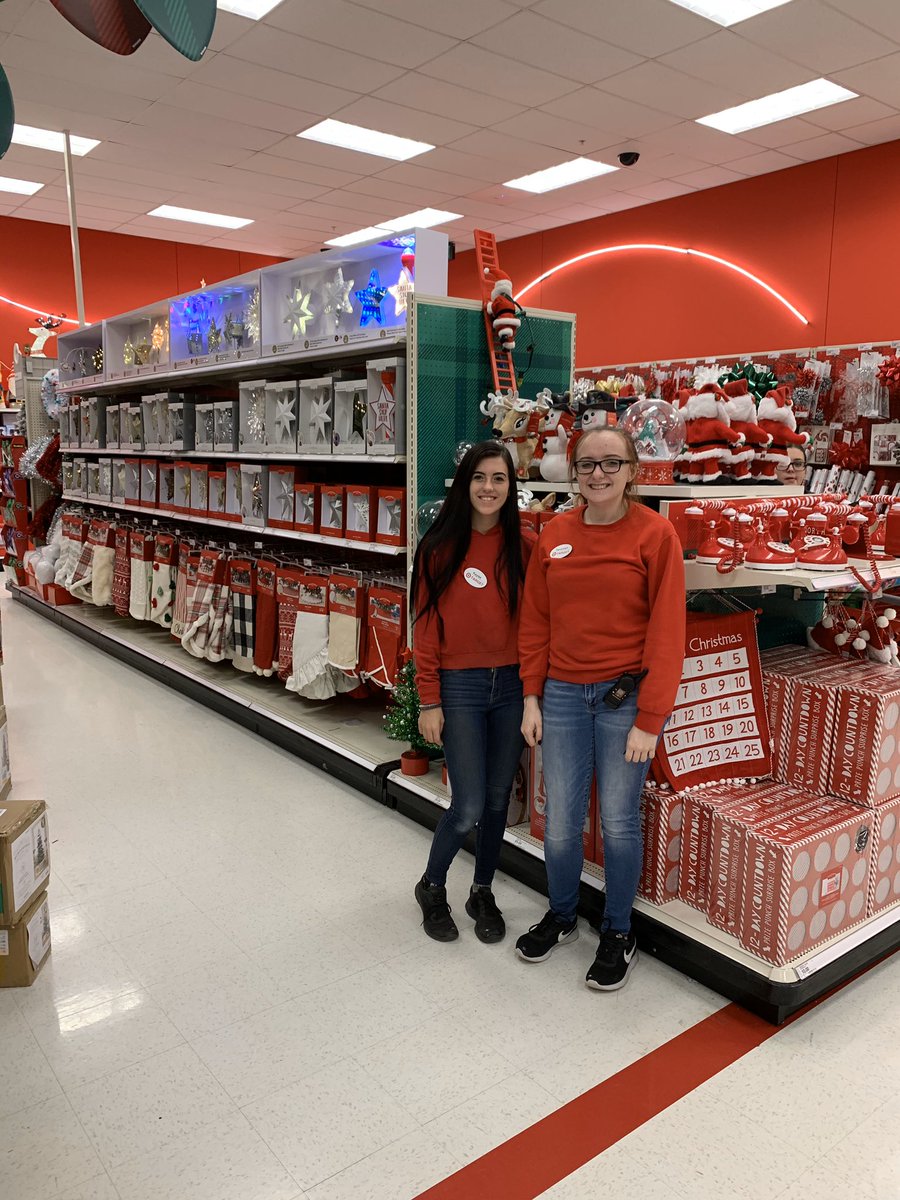 rit765's tweet image. Our DBOs are confident in their efforts that are guests will have what they are looking when they come to T2113. Great work ladies!!! @jamaal_edwards @Summer_K_W @targeterik19 #SantasArrivedIn195