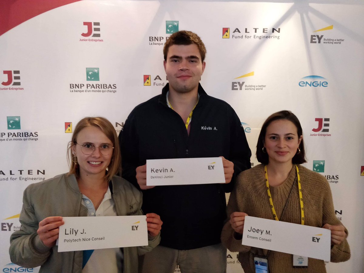 ensem_conseil's tweet photo. Lors de la formation avec EY, nous avons pu discuter avec un membre de @DevinciJ et @PolytechConseil. Toujours un plaisir d’échanger avec plusieurs structures (JE, JC, JI) aux problématiques différentes.
@cnje #CNH19 #DEFI13 https://t.co/4kGL7ySk7q
