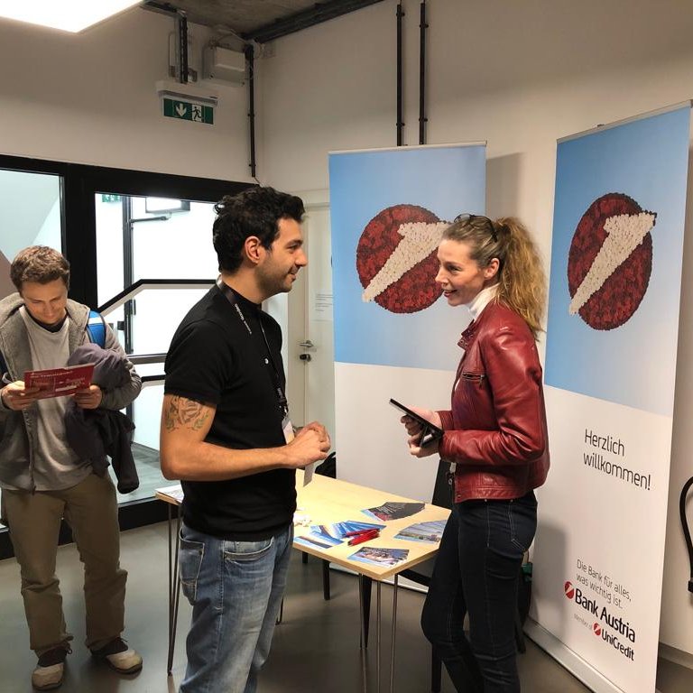 Bank_Austria's tweet photo. . #Live @talentgardenat
Eine unserer Challenges „We’ll Live To 100 – How Can We Affort It?” beim #fintech #hackathon
Die Teams arbeiten hochkonzentriert an ihren Projekten und werden dabei von Experten und Mentoren vor Ort unterstützt. #UniCredit4Innovation #FinTAGathon https://t.co/tCXj32hHA2