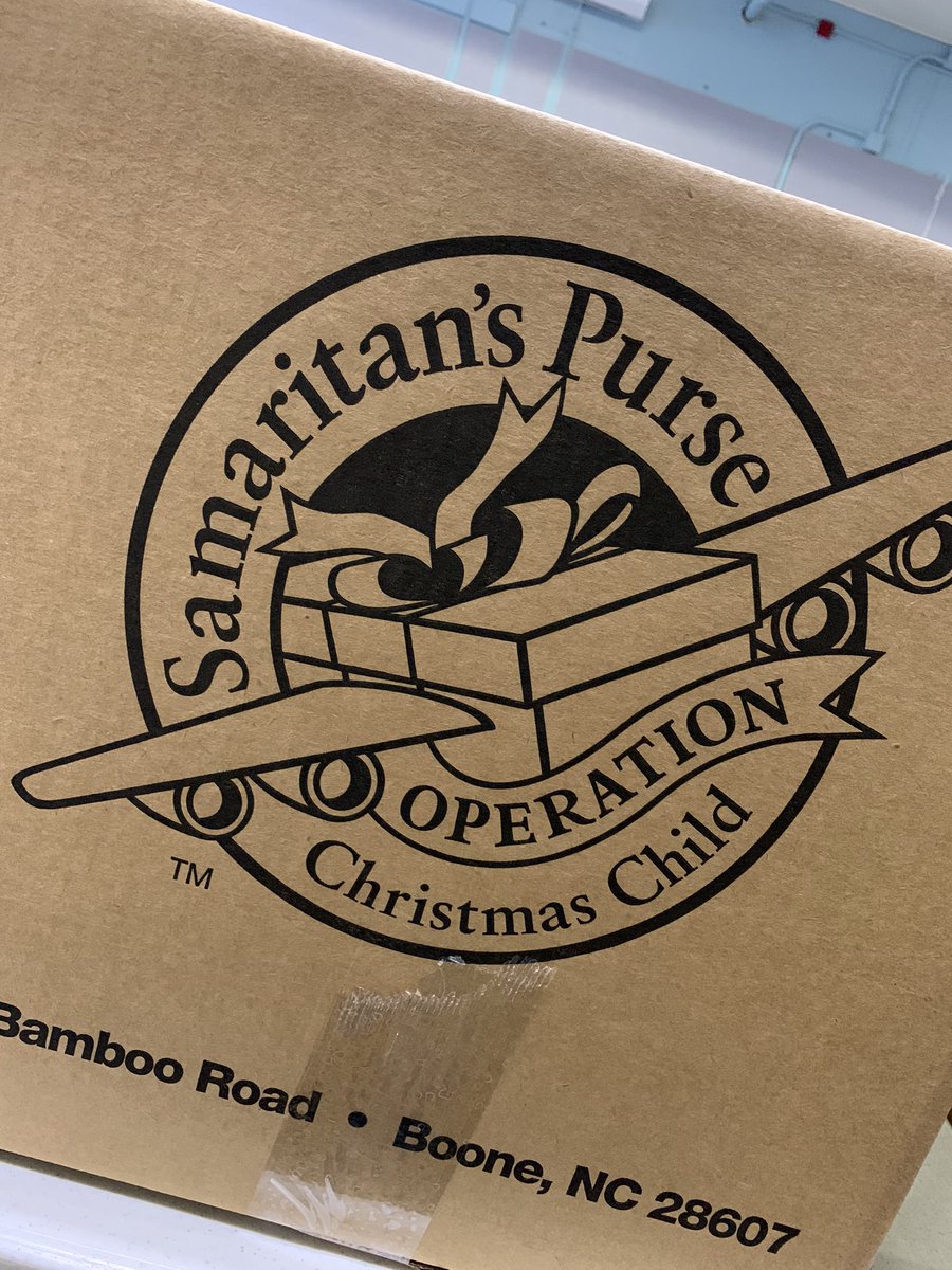 Magzy07's tweet photo. One of my my favorite Christmas volunteering activities. #philanthropy @PiUpsilonPi https://t.co/zTmtPGg5tl