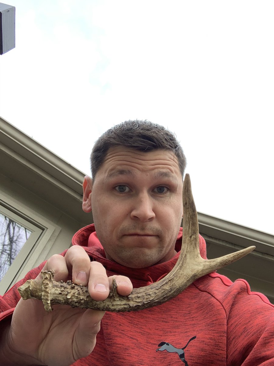 CombsJayson's tweet photo. Got my first buck of the year.   Took him down with the rope swing in the backyard.  Somehow he must have tangled himself in the rope and couldn’t get out.  Found it  all knotted up in the rope. https://t.co/WyxZKjtkbW