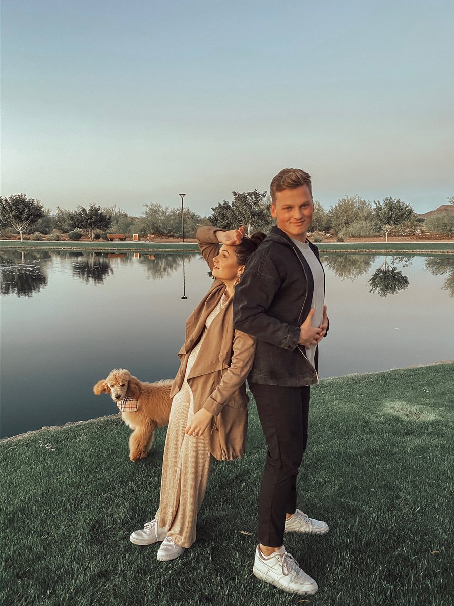 RWindauer's tweet photo. WE’RE GOING TO BE PARENTS!!!!!!!! https://t.co/mm3clnKKsO