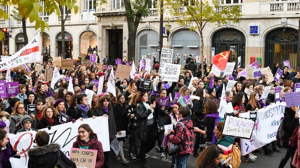 real_MorganeD's tweet photo. La révolution féministe est en cours ! Mobilisation historique et belle. Fière d’avoir marché aux côtés de mes sœurs d’@osezlefeminisme et tout le front abolitionniste 💜📣 https://t.co/6zuyQVKsP1