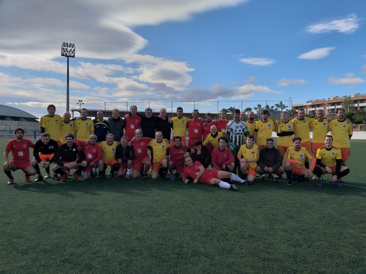 aacf_cante's tweet photo. Primera jornada de Liga de Fútbol Arquitectónico  2019/2020.
AACF 2 - 0 ABCF
Victoria que rompe una racha de años!!!
Siempre es un placer compartir cancha y mesa con nuestros amigos de Barcelona.
#Alicante #Barcelona #futbol #arquitectura https://t.co/x5B21oiXae
