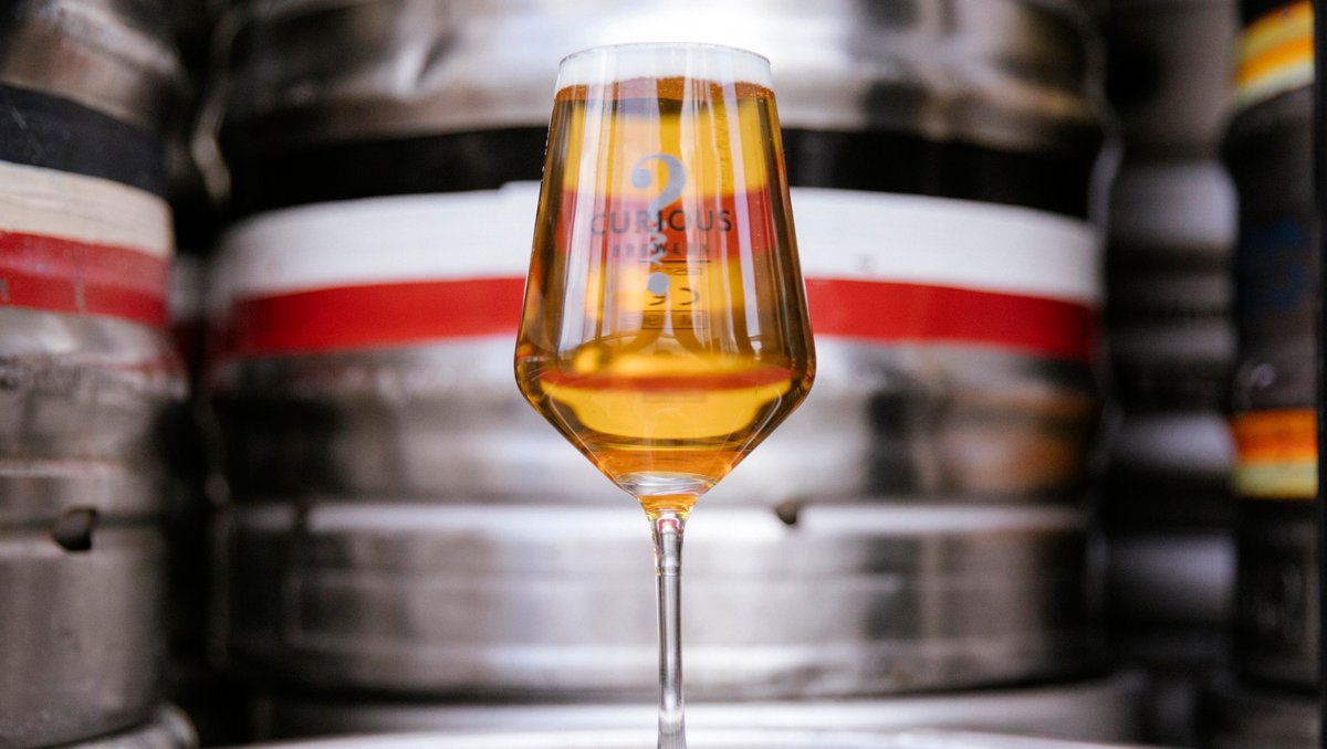 CuriousBrewery's tweet photo. Our delicious Curious Brew which is re-fermented with Champagne Yeast is now available on tap @oldsaltquay @greeneking 🍻
-
#curiousbrewery #curiousbynature #brewocolock #forthecurious #wearecurious #staycurious #beeroclock https://t.co/wEvUZoiNjp