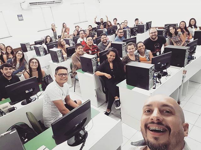 diegopir2's tweet photo. Mais uma aula de Midia Online e Produção de conteúdo pra conta.

Hoje foi dia de conversar sobre:

Briefing ✅;
Persona ✅;
SEO ✅;
Palavras-chave ✅. https://t.co/I5p3LN6V4M https://t.co/JcOmtcLEMJ