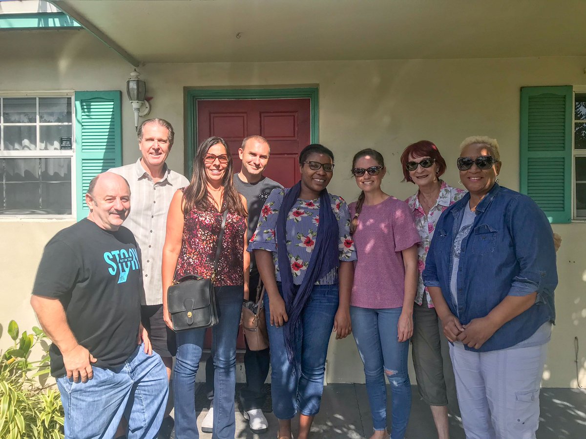 CalvaryFTL's tweet photo. YOU made this possible! This morning over 400 volunteers distributed Thanksgiving food boxes to people in need throughout #SouthFlorida. We had well over 10,000 pounds of food donated this year! Church, thank you for your generosity throughout this #GivingSeason.
#LoveSFL ❤️ https://t.co/ZJG0HBvQtP