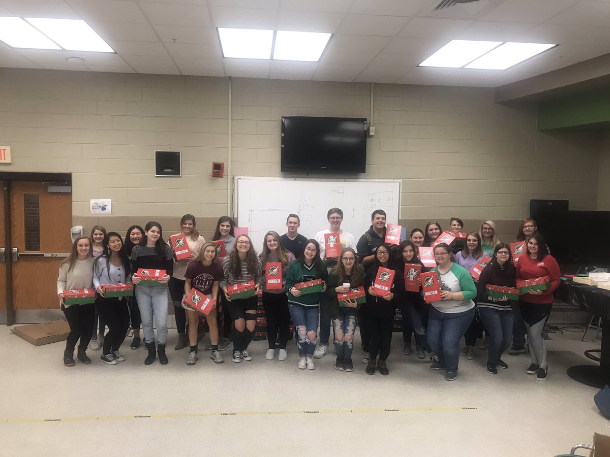 A big congratulations and thank you to the best students around! Yesterday they packed exactly 100 shoeboxes to donate to needy children this Christmas. For our four years of participating, this is a record amount! ❤️💚
#OperationChristmasChild
#GreenMachine
#ExpectTheBest