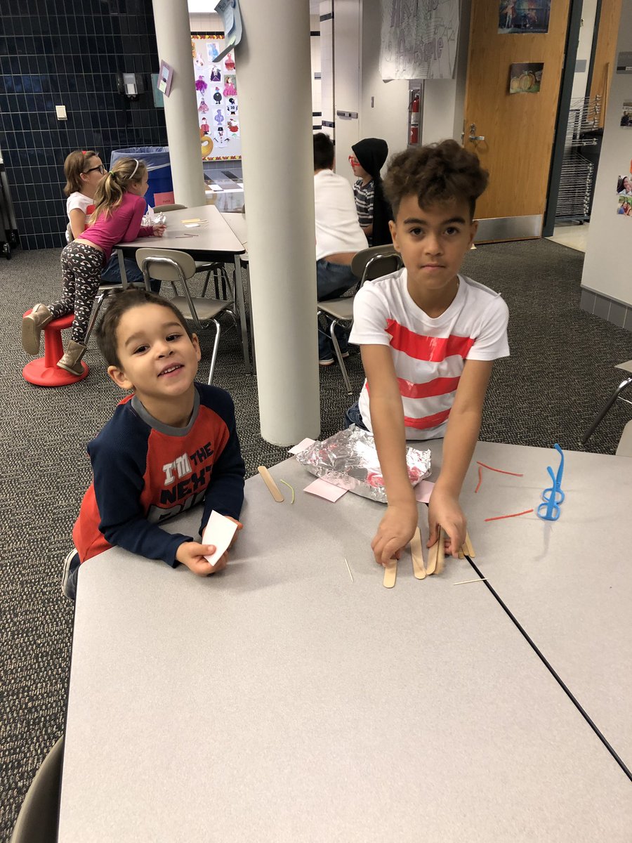 VFKindergarten's tweet photo. Will your Mayflower make the voyage? #stem #buddies #lovebreedslove https://t.co/9pHReZyUXb
