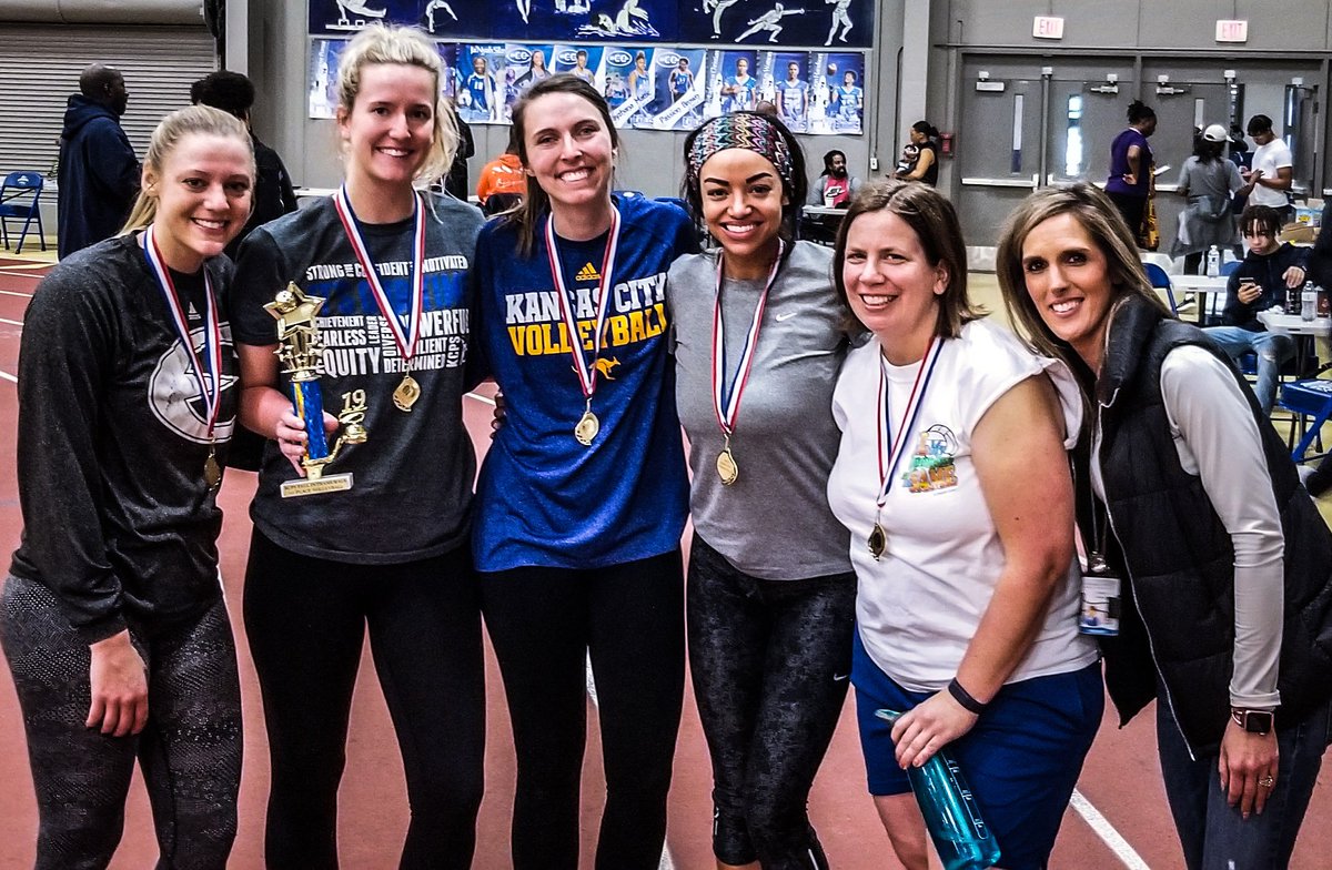 RayWeikal_KSD's tweet photo. Congratulations to Wheatley Elementary for taking gold, Central HS for taking silver and African-Centered Prep for taking bronze this morning in the volleyball tournament at the @kcpublicschools #TeamKCPS Intramurals! #ourtimekcps https://t.co/8Zojhgszr7