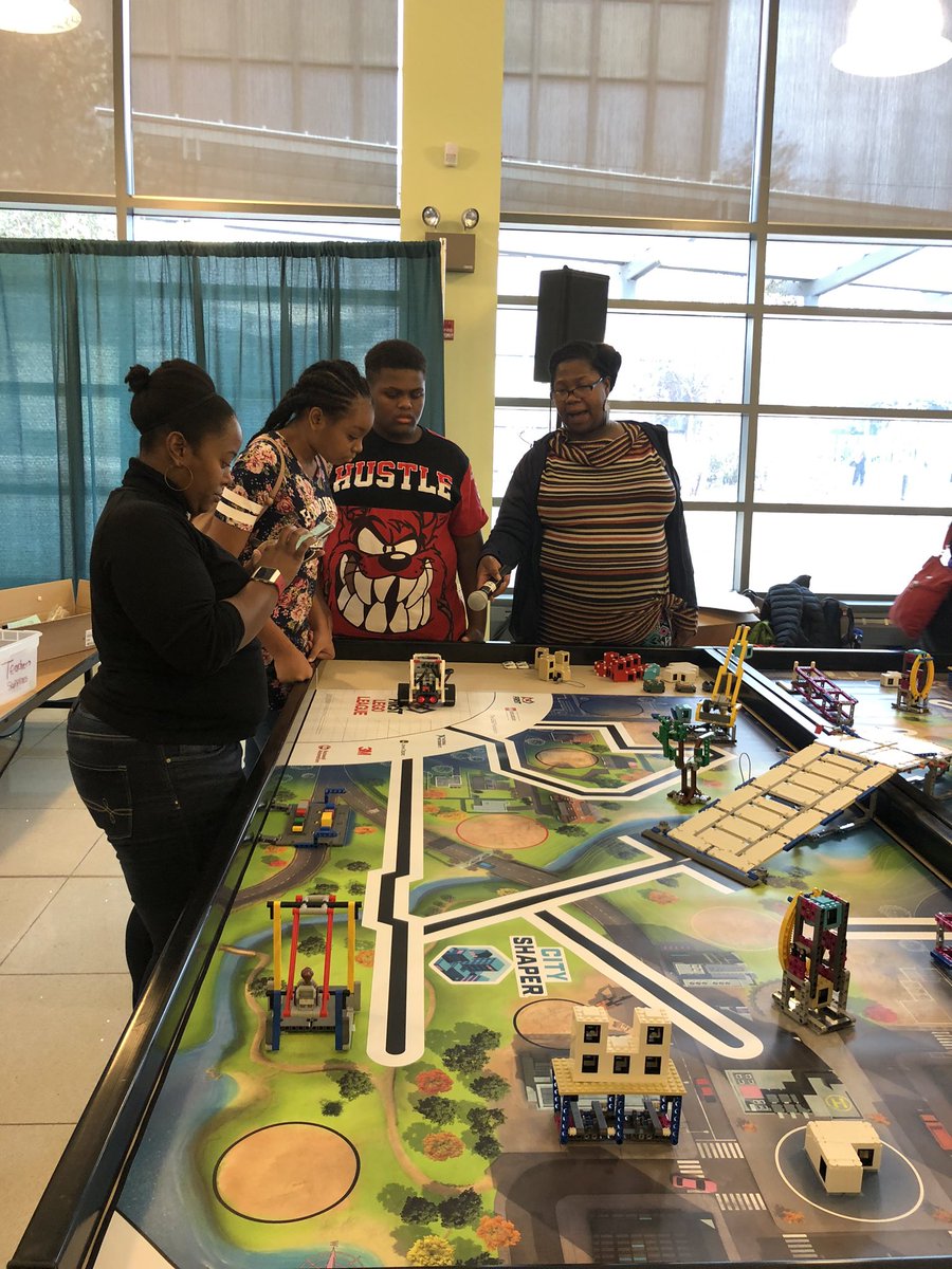 Lsmithbarnett's tweet photo. FIRST LEGO League Scrimmage @TrumanCollege today!! Great practice run team Hughes! Thanks @NSBE for your awesome mentoring &amp; support! #cpsSTEM #RobotRUs https://t.co/si0MVxa1Nv
