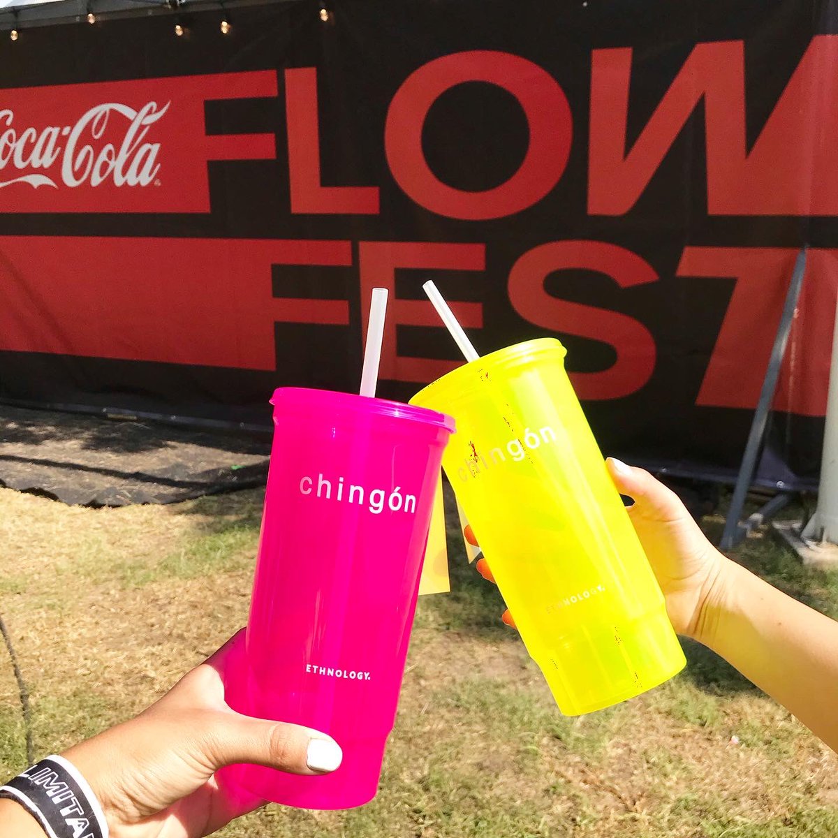 ethnology_mx's tweet photo. Hoy estamos en #CocaColaFlowFest dentro de #MerkadoKichink @kichink ! Ven a visitar nuestro stand, conoce nuestras nuevas piezas, compra a precios especiales y tómate una foto en nuestro muro de #MiBarrioMeRespalda ! Te esperamos! https://t.co/Rnw5OSW7y5
