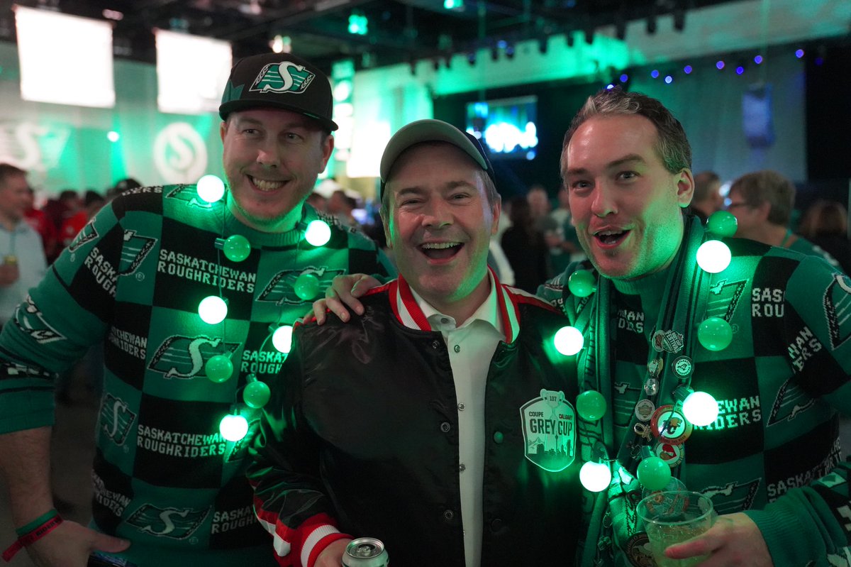 jkenney's tweet photo. Awesome time welcoming @CFL fans from across the country to #Alberta for the @GreyCupFestival. Even got drafted into the @EdmontonEsks cheer squad this morning at the @spiritofyeg’s amazing breakfast. #GreyCup107 #greycupfestival #yyc https://t.co/RiohjDbv8y