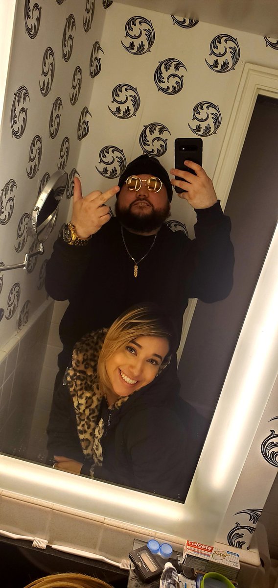 LaidBackManny's tweet photo. Last night, we gonna make it count #Chicago #LittyDays #Vacay #NoBalls #MadCold https://t.co/nuyIN25cd6