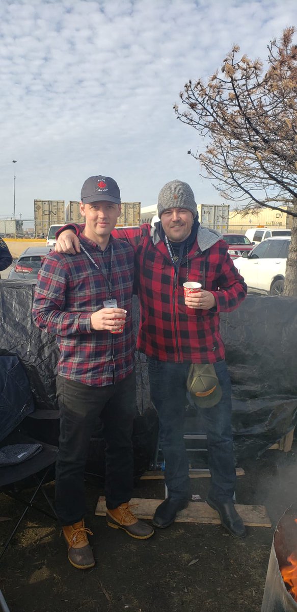 ALPA Canada President @tim_f_perry is proud to stand alongside @TeamstersCanada members fighting for a safer workplace. #cnstrike