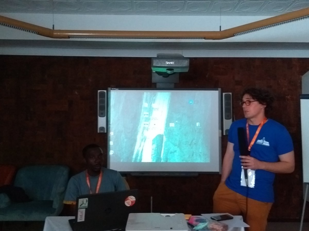 SeverinGeo's tweet photo. #SotMAfrica2019 #Osm4transport #O4T @nicolas_chavent revient sur les pratiques de bonne #gouvernance en usage dans l'écosystème #OpenStreetMap et les règles de l'attribution de @OSMFondation lors de la mise en œuvre de prestations de services. https://t.co/miQVFkqZ58